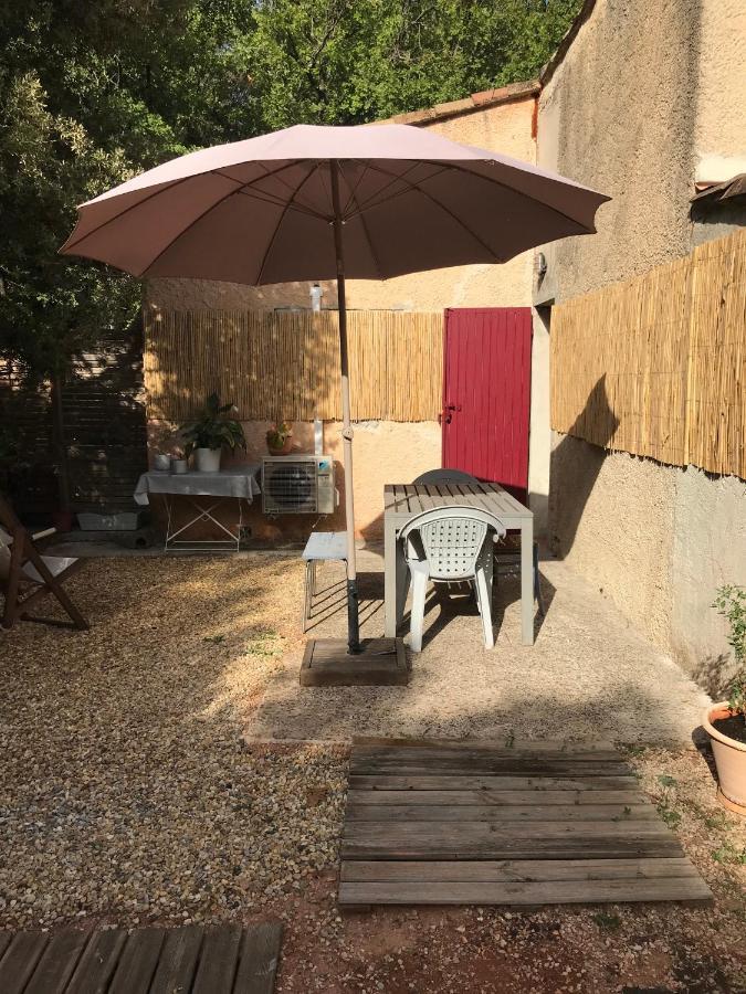 Source D'Harmonie L'Ecureuil Terres Rouges La Rocaille L'Olivier Lägenhet Meyreuil Exteriör bild
